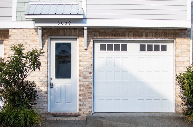 Foto del edificio - 6009 Richard Bradley Dr