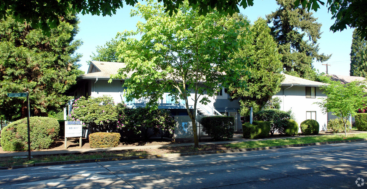 Primary Photo - Heritage Apartments