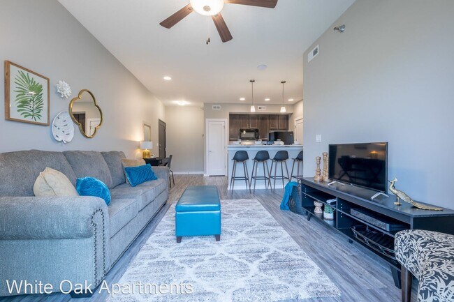 Building Photo - 9577 White Oak Ln