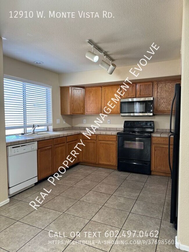 Building Photo - Large Avondale Home!