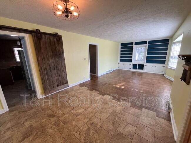 Foto del edificio - 6524 Lowell Ave