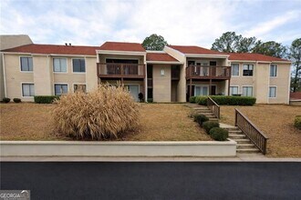 Building Photo - 3575 Oakvale Rd