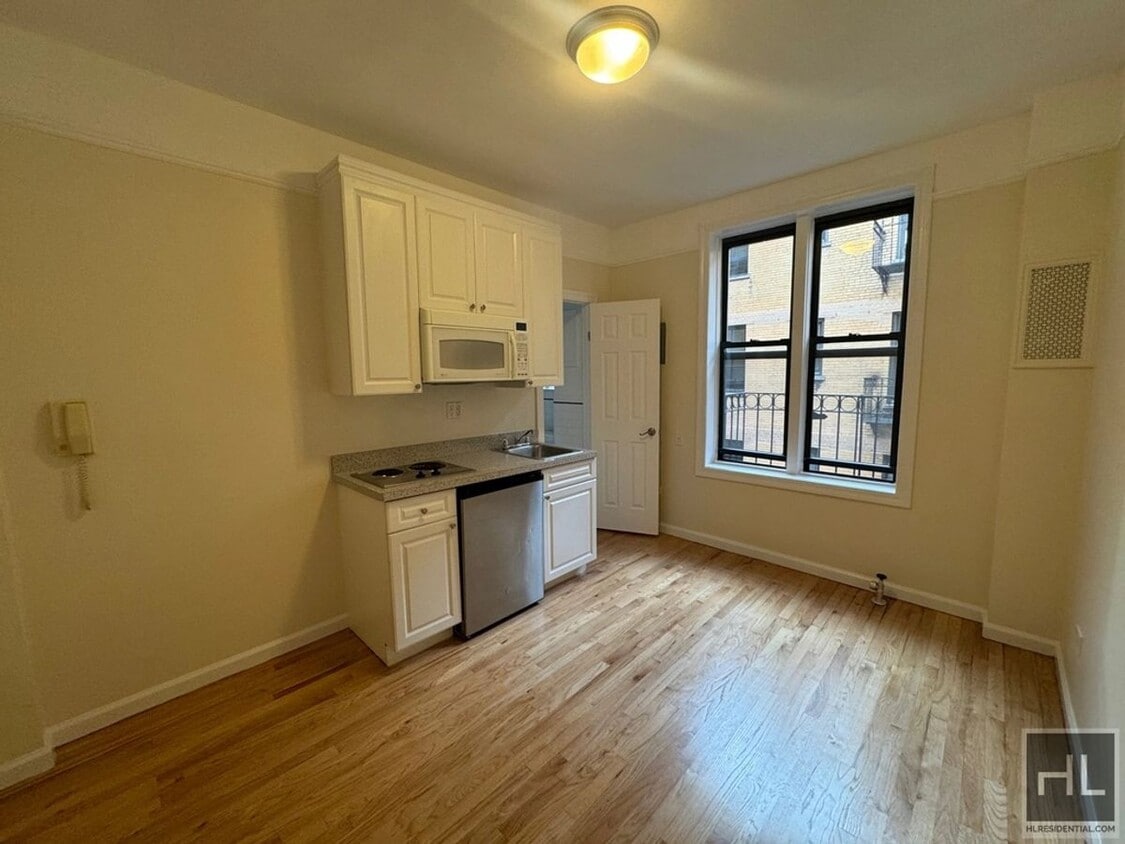 Primary Photo - WEST 45 STREET