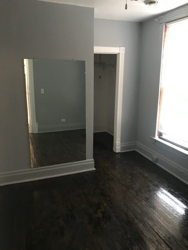 Foto del edificio - 1148 E 72nd St