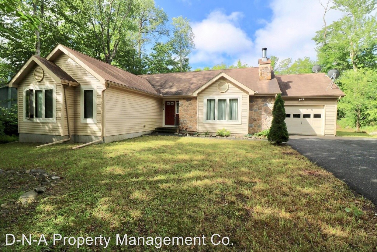 Primary Photo - 3 br, 2 bath House - 432 Lake Road