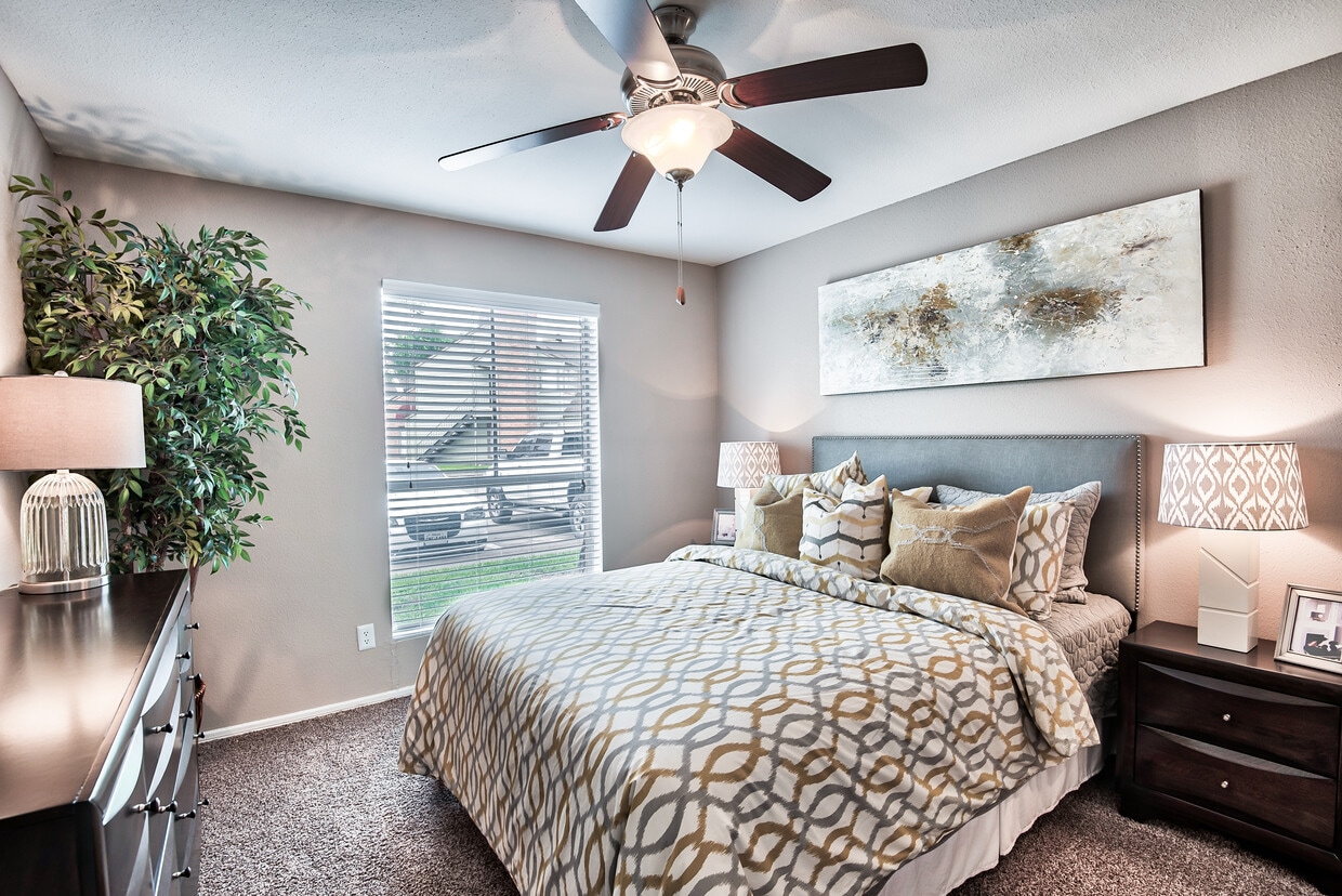 Primary Photo - Nichols Square Apartments