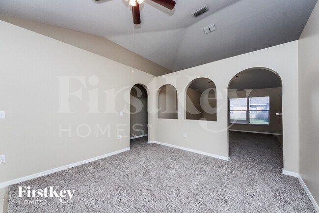 Building Photo - 917 Delano Ct