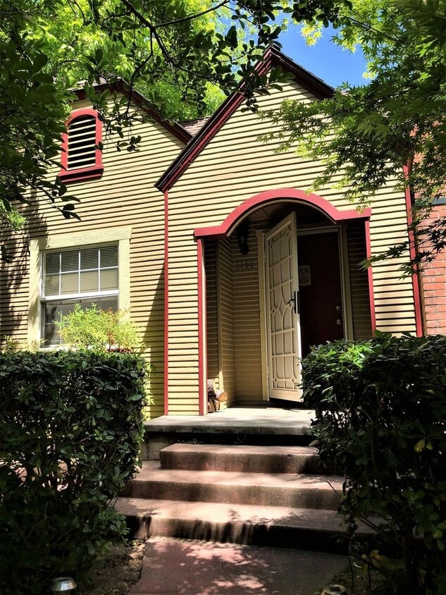 Primary Photo - 1160 Palm Ave