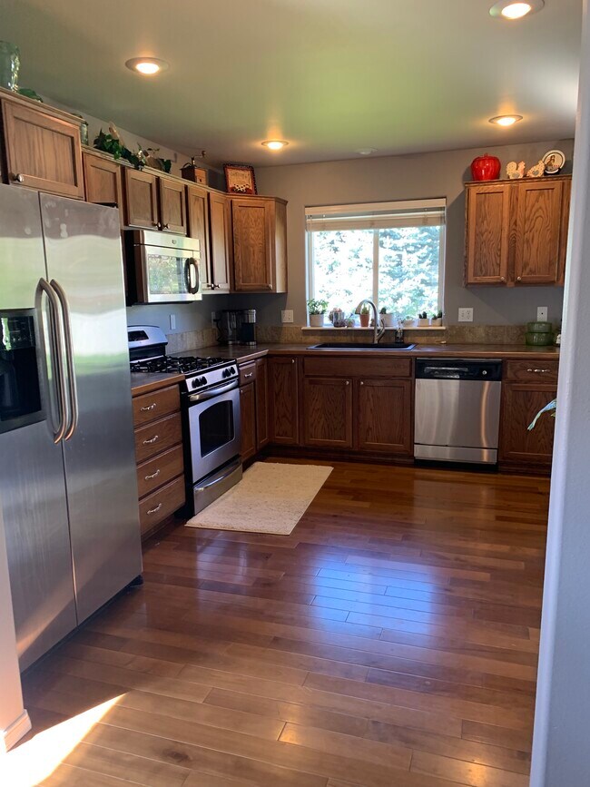 Building Photo - 1732 W Sienna Ln