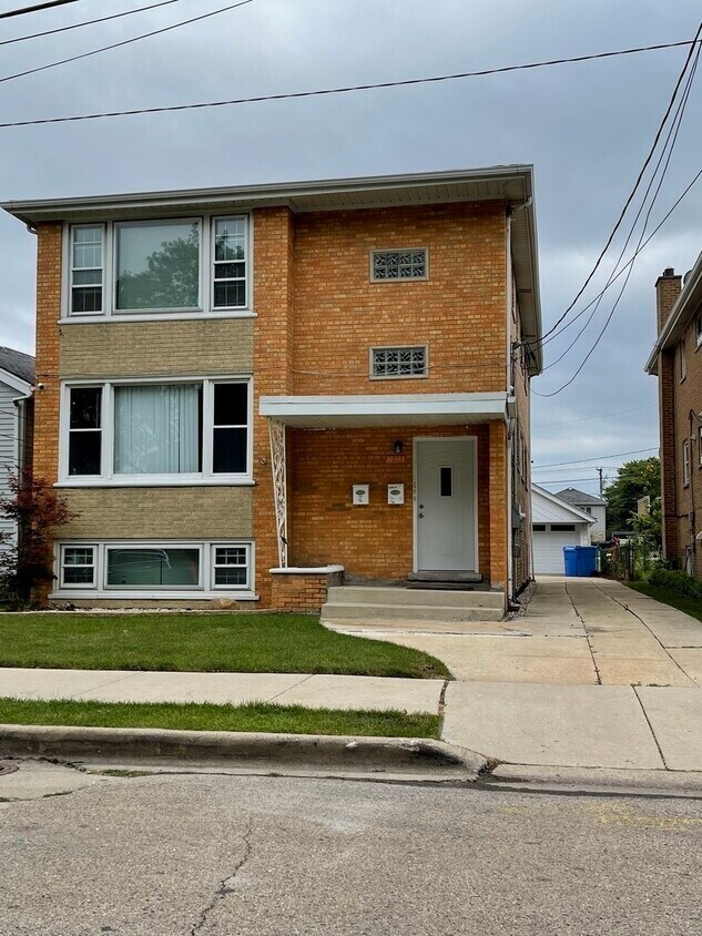 Primary Photo - 5323 W 53rd Pl
