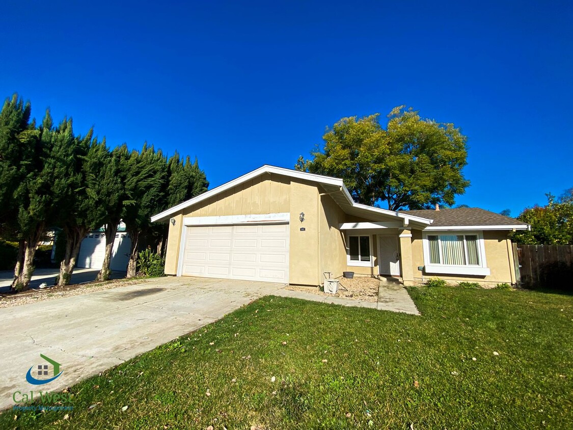 Foto principal - $4095 - 3 Bed/2 Bath Home on a Cul-de-sac ...