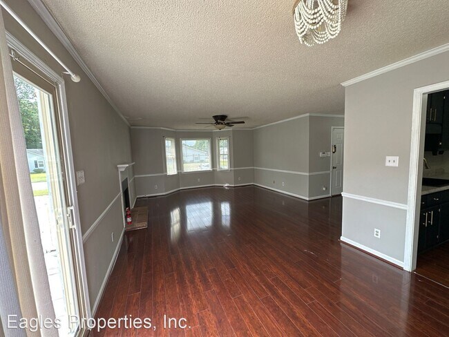 Building Photo - 3 br, 2 bath House - 1103 Berry Street