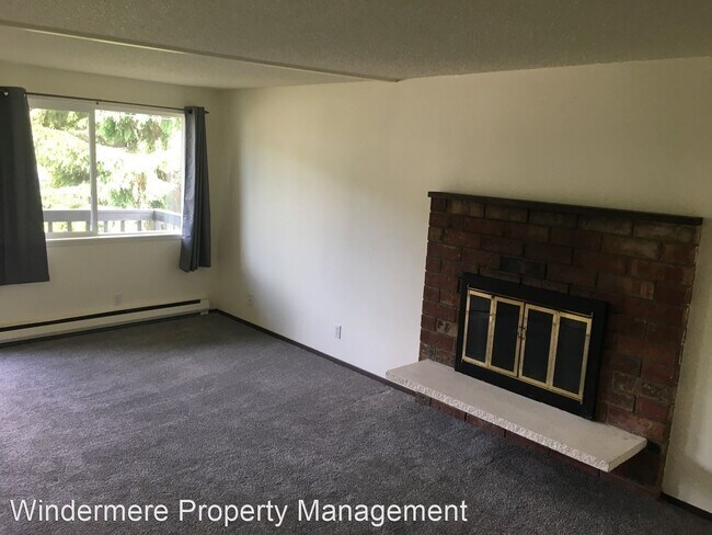 Foto del edificio - 2102-2106 Harris Ave