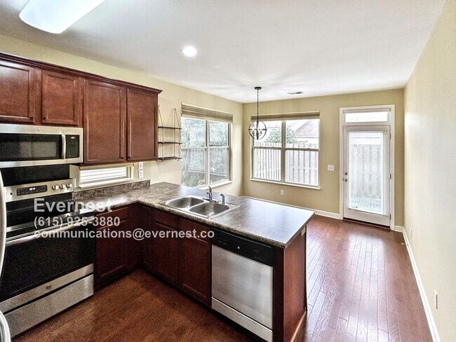 Foto del edificio - 559 Griffin Cir