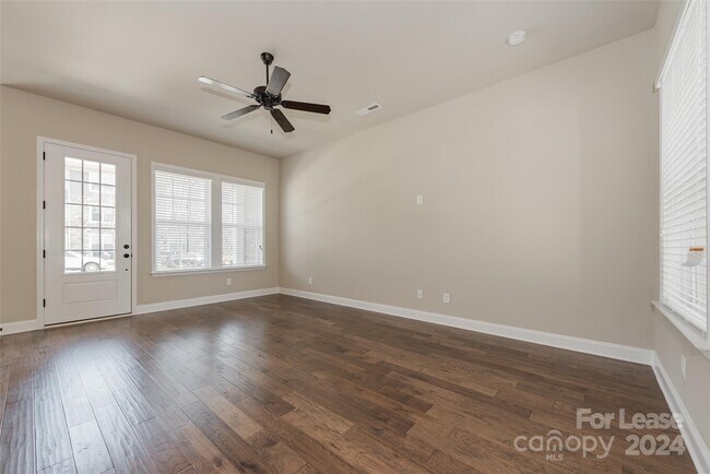 Building Photo - 7546 Waverly Walk Ave