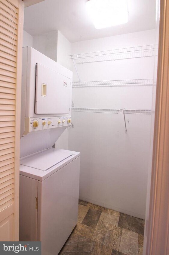 Primary Photo - 2103 York Dr