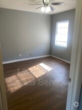 Building Photo - 116 Mattie St