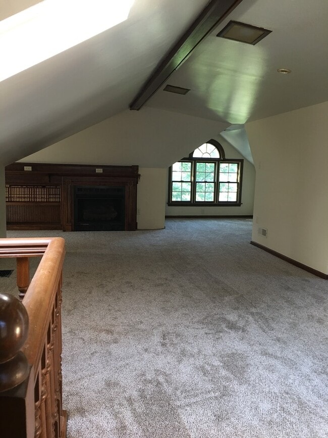 Building Photo - 926 Tibbetts Wick