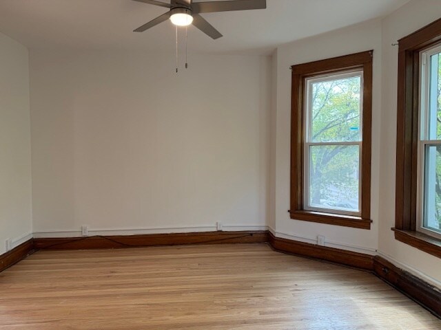 Foto del edificio - 5138 W Montrose Ave