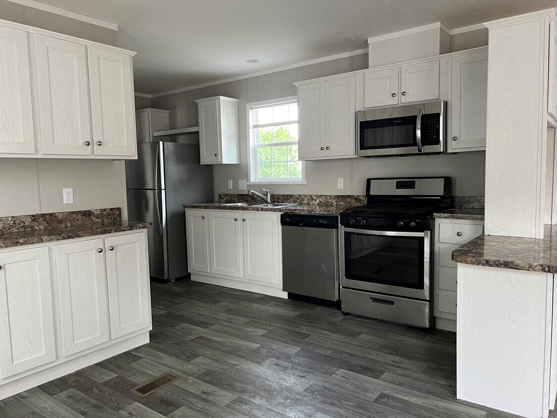 Foto principal - 5165 Tokay Dr
