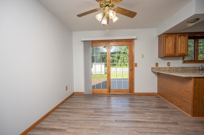 Building Photo - 745 Plainfield Court