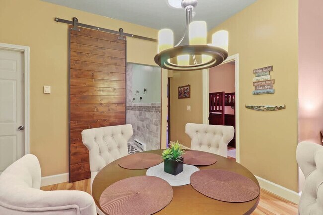 Foto del edificio - 364 Locust Ridge Rd
