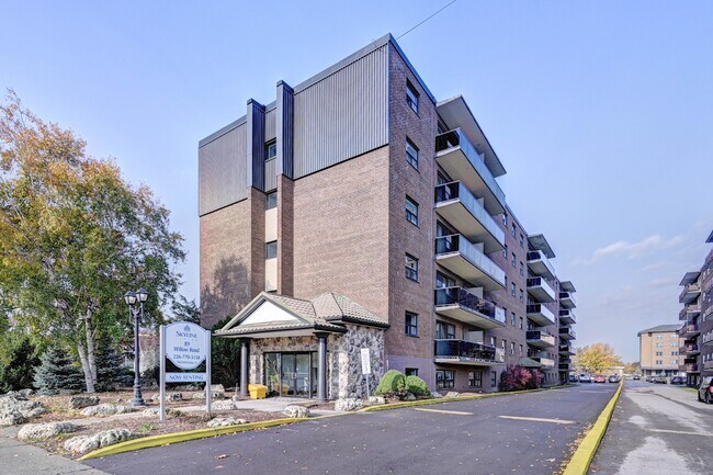 Photo du bâtiment - 85 & 89 Willow Road Apartments