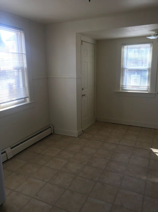 Building Photo - Single Family Home