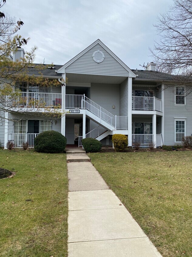 177 Lindsey Ct Unit 177, Franklin Township, NJ 08823 Condo for Rent in Franklin Township, NJ