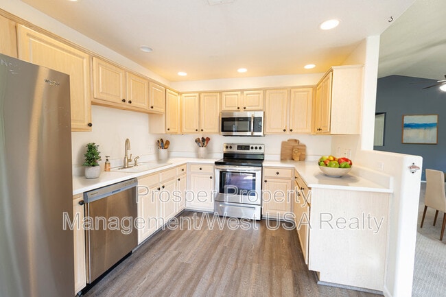 Photo - 15252 N 100th St Apartment