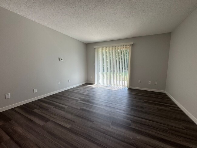Foto del edificio - 2639 Westwinds Dr
