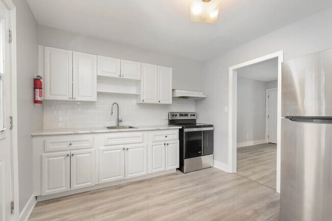 Building Photo - 1247 Clonsilla Ave