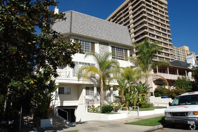 Foto del edificio - 10777 Ashton Ave