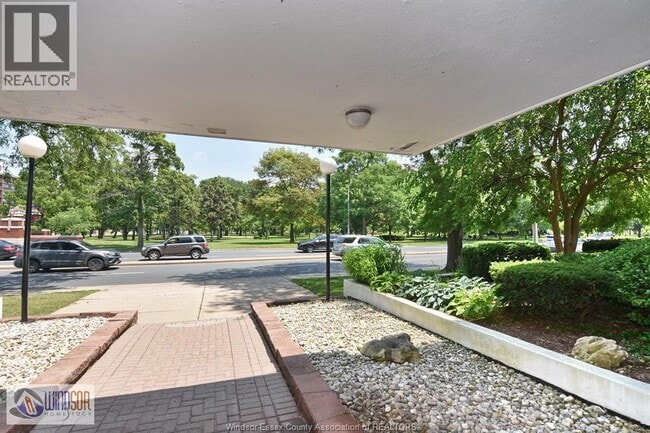 Building Photo - 2144 Pelissier St