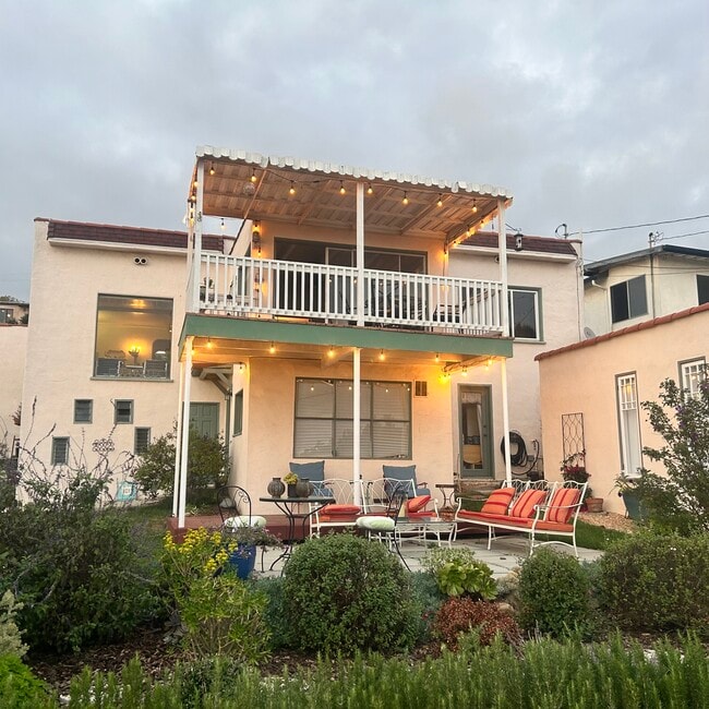 Foto del edificio - 2180 Foster Ave