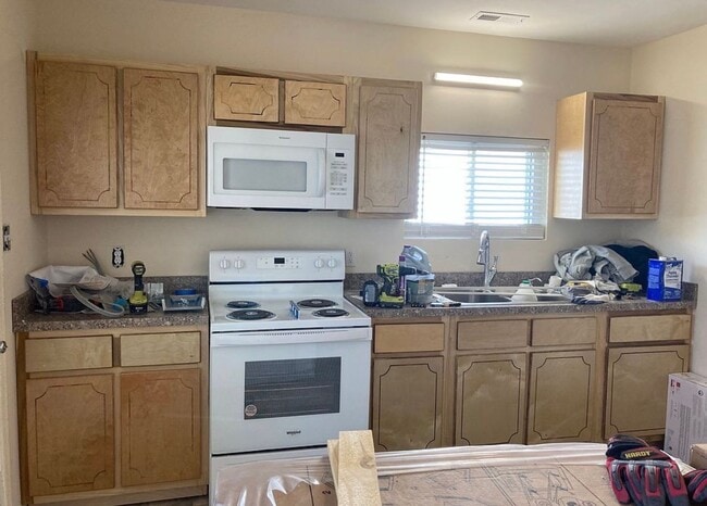 Building Photo - 4BR SFR w/ Fenced Yard in Richmond (23224)