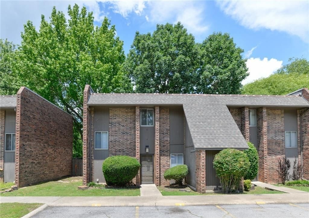 Foto principal - 1500 S Albert Pike Ave