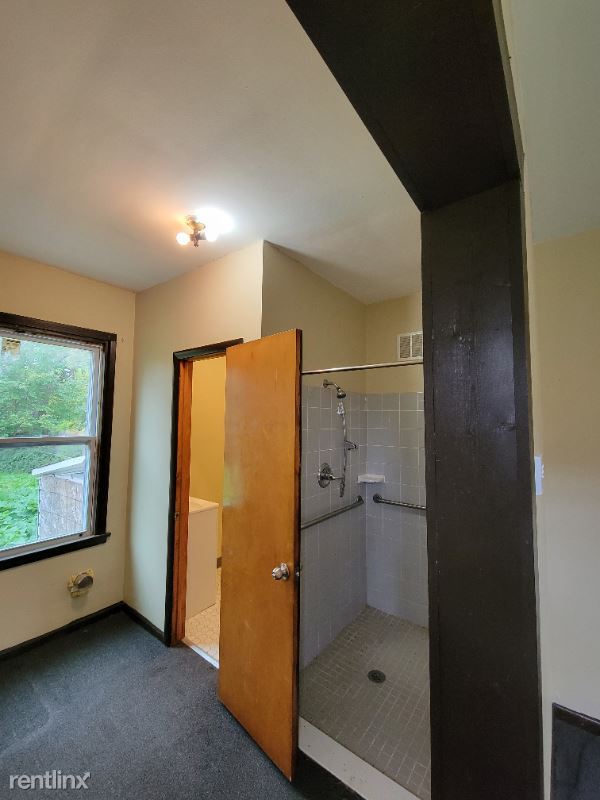 Building Photo - 3 br, 2 bath House - 1312 Whitney Ave