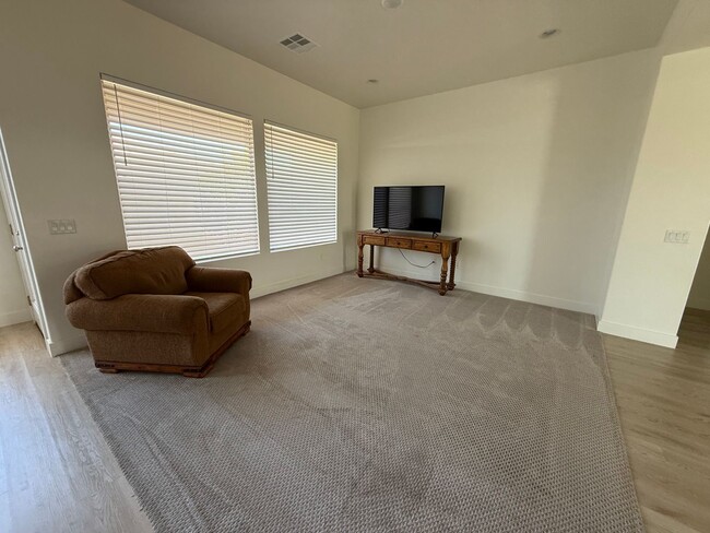 Building Photo - Home for Rent - Pool Access
