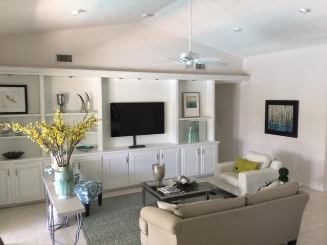 Foto del edificio - 10758 Cypress Bend Dr