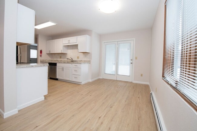Building Photo - 7721 Mayfair Dr