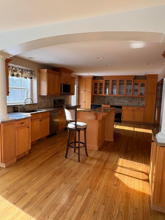 Foto del edificio - 1280 Waterways Dr