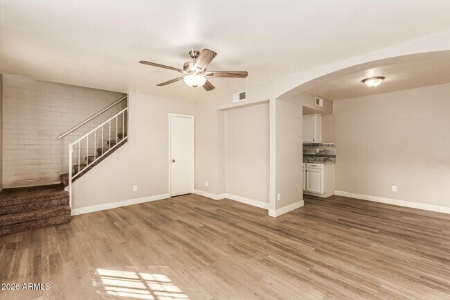Building Photo - 4606 E Broadway Rd