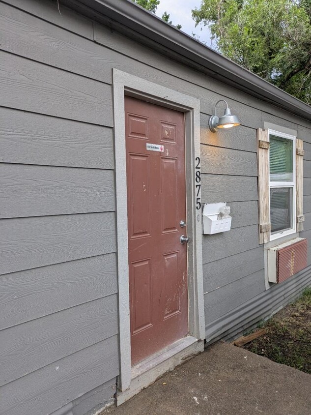 Foto principal - 2875 S Davidson St