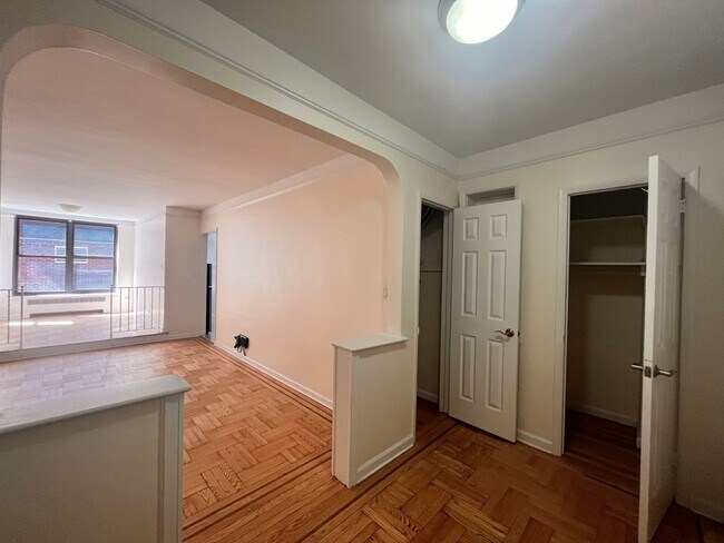 Foto del edificio - 124 E 24th St