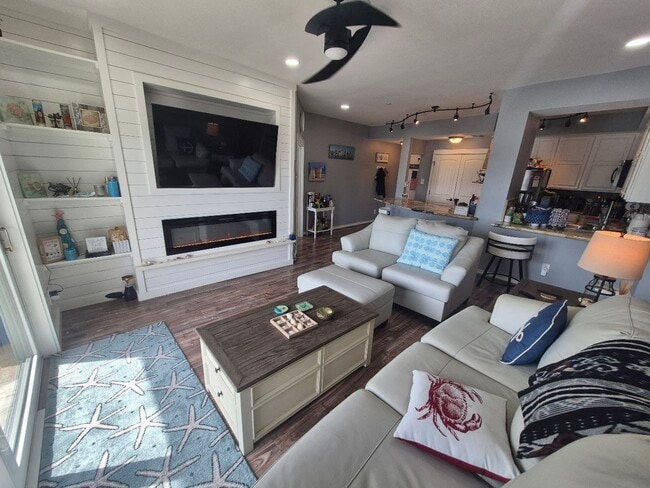 Building Photo - 793 Davis Rd