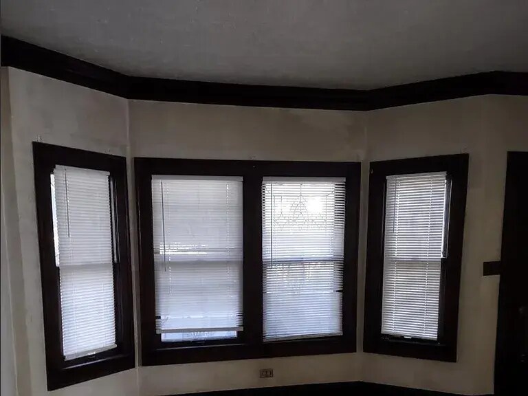Sala de estar - 3540 E 153rd St