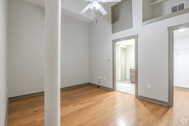 1HAB, 1BA - 700 ft² - The Lofts at Silver