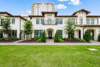 Building Photo - 2850 Lakeside Pkwy
