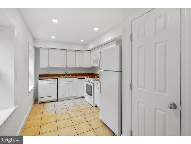 Building Photo - 535 Spruce St